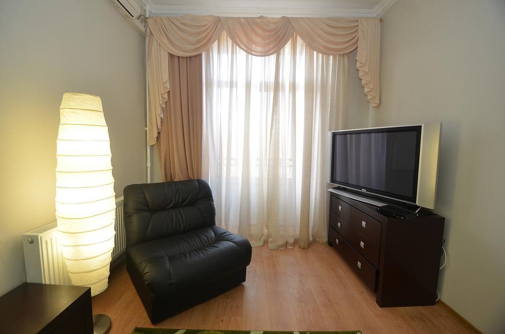 Apartments In The City Center On Sobornaya Street Николайев Стая снимка